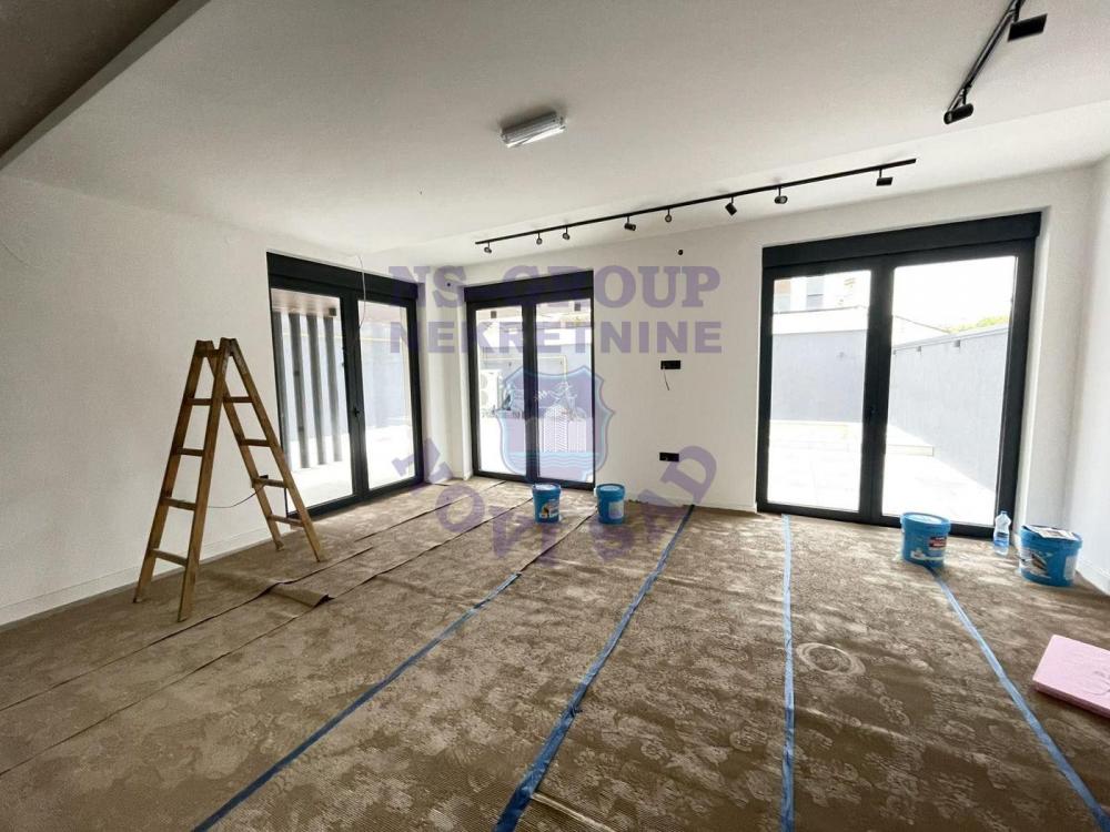 Slika 5 - Prodaja stana, 368m2, Adamovićevo naselje Novi Sad